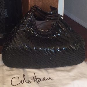 EUC COLE HAHN GENEVIEVE XL BLACK PATENT LEATHER BAG